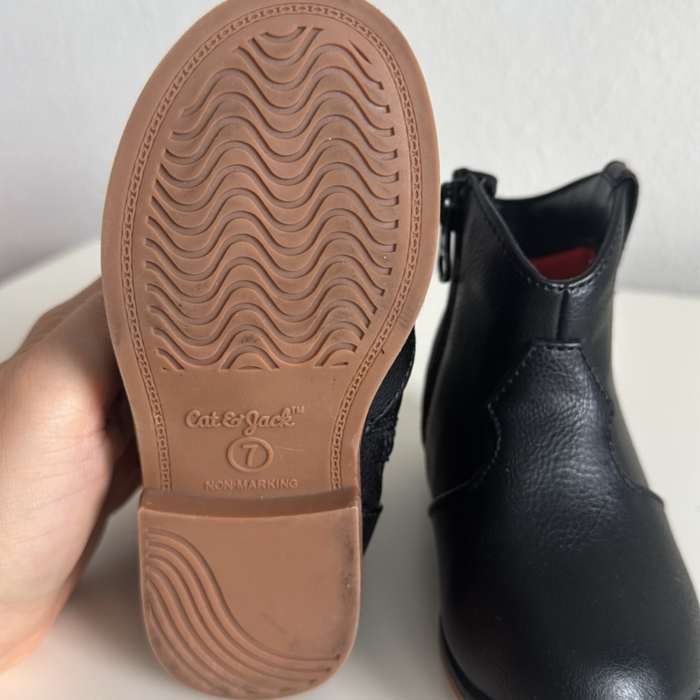 Cat & Jack Toddler black Ankle Cowboy Boot Bootie Size 7 - Picture 8 of 8